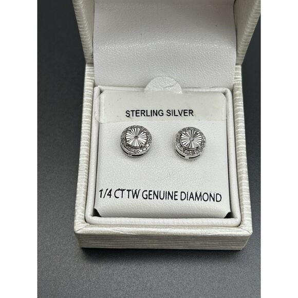 Victoria Townsend Earrings 1/4 CT TW Genuine Diamond Round Stud New In box NWT - Picture 2 of 5
